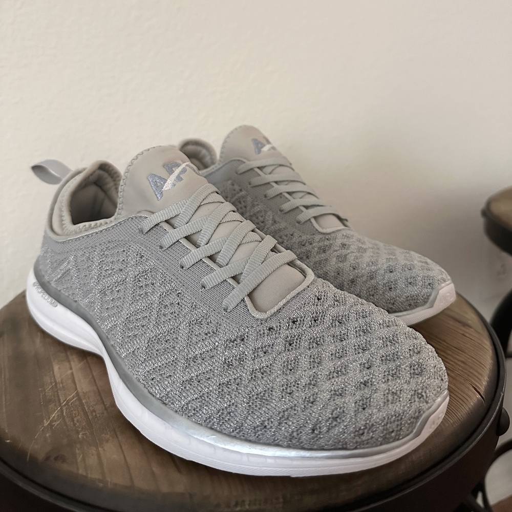 APL Runners Techloom Phantom Gray Size 9.5